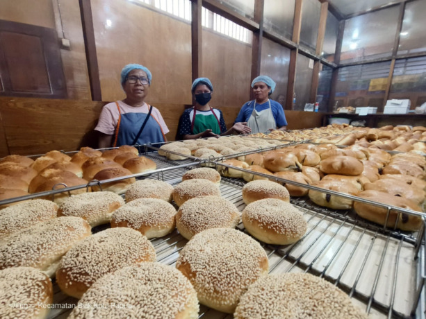 Aroma Nostalgia dari Oven Tua, Jadi Titik Terakhir Sebelum Pulang