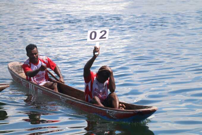 50 Peserta Ikut Lomba Dayung Tradisional