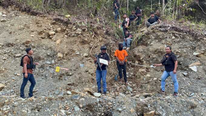 Bentuk Tiga Kelompok Untuk Sergap Dua Anggota Brimob