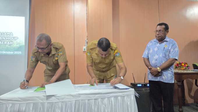 Pemkab Yapen dan DKLH Papua Teken Kerja Sama Pemanfaatan Hutan