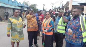 Lebih dari 200 Orang Bersihkan Pasar Potikelek dan Sinakma Wamena