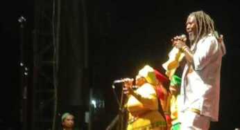 Bintang Kejora Berkibar di Konser Lucky Dube