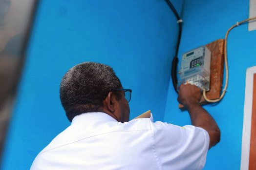 Listrik di Wilayah Timur Waropen Akhirnya Menyala