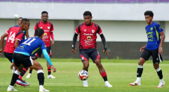 Persipura Tumbang dari Persita