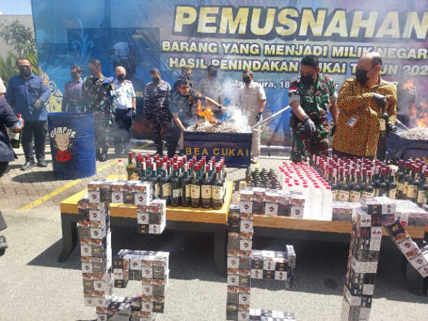 Tren Peredaran Barang Ilegal Bergeser, Pelaku Memanfaatkan Online dan Medsos