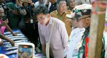 Borong Ikan, Gibran Kaget Atap Seng Banyak Terlepas