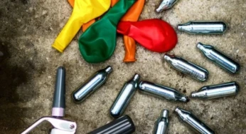 Mengapa Balon Gas Tawa Jadi Tren Global?