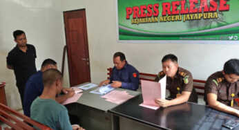 Polres Jayapura Serahkan Tersangka dan BB Kasus Obat Ilegal ke Kejari Jayapura