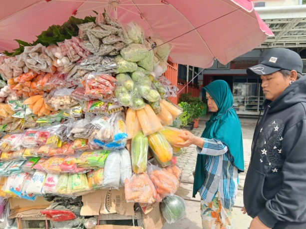 2-pedagang sayur keliling 