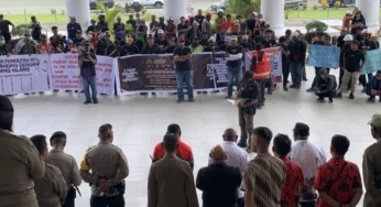 Ratusan Buruh Moker Sampaikan Tuntutan ke Pemkab Mimika