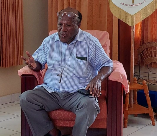 Foto boks bawah Uskup Yan You