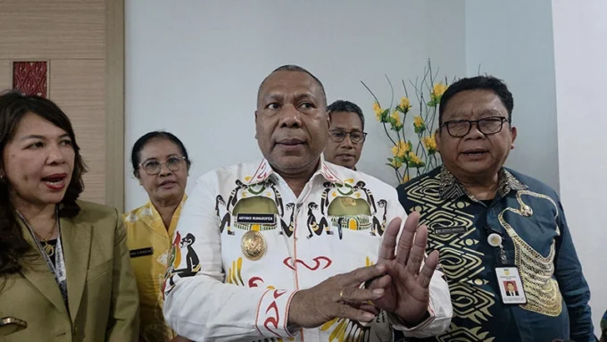 Foto kanan Wagub Aryoko