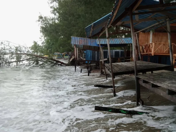 1-Kondisi pantai Hamadi 