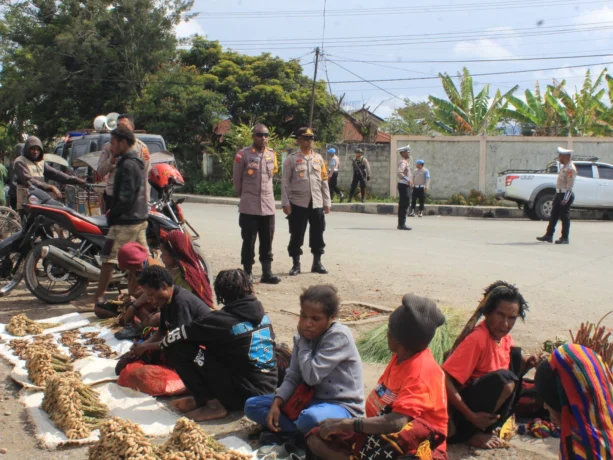 F-2 KANAN