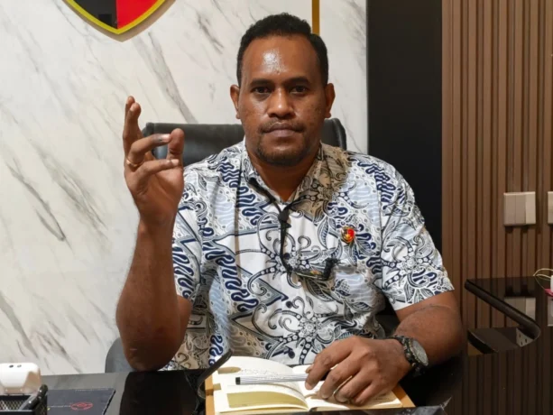 foto kiri 2 Laurensius wayne