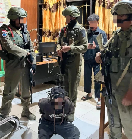 Dua Anggota KKB Dibekuk