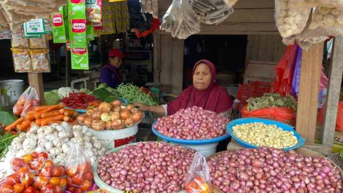 Harga Bapok di Pasar Youtefa dan Otonom Menurun