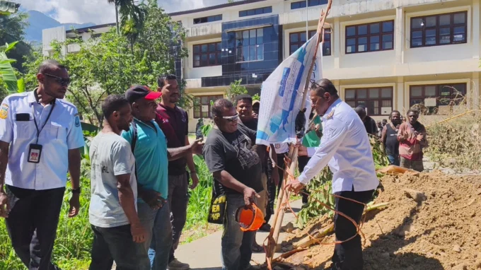 Wabup Buka Palang Sekolah, Aktivitas Belajar Diminta Kembali Normal? — INDONESIA — ERYU PROJECT