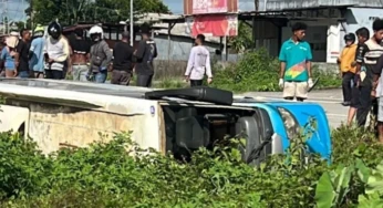Laka Tunggal Minibus Karena Pengemudi Ngebut
