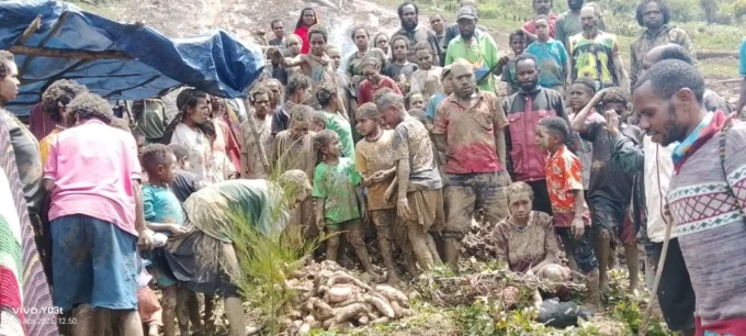 Longsor di Distrik Walaik Rusak Lahan Pertanian Rumah Warga