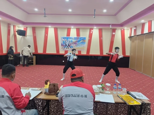 Lomba Pantomim