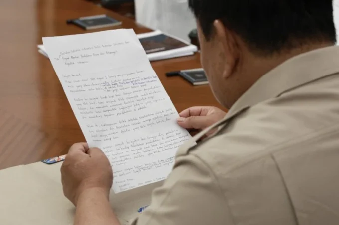 Prabowo Disurati Salah Satu Siswa dari Sorong