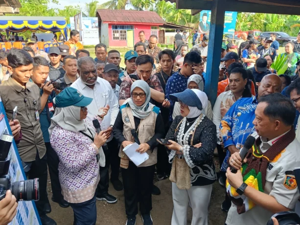 Mendagri Canangkan Program Bedah Rumah Serentak di Kampung Mosso