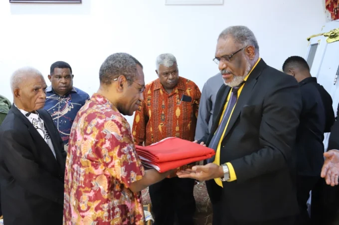 Ditutupi Bendera Persipura dan Diusung Mantan Pemain Persipura