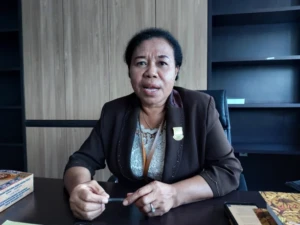 Dina L Rumbiak