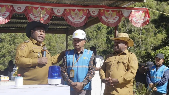 Pemkab Jayawijaya-PLN UP3 Wamena Launching Program Jayawijaya Terang di Distrik Tailarek