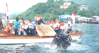 Perkuat Ekosistem Laut, Wali Kota Lepas 27 Rumah Ikan 
