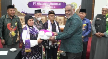 Pemkot Berangkatkan 16 Warga Untuk Umrah Gratis