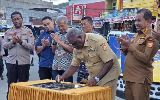 Tugu Pendidikan Abepura Dipercantik