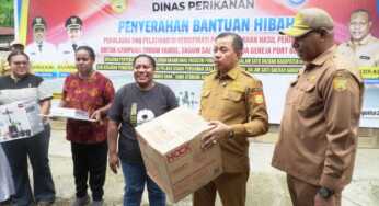Pemkot Serahkan Bantuan Peralatan Pengolahan Ikan 