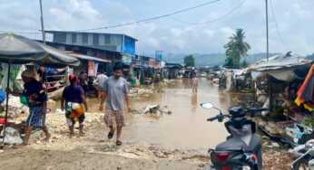 ​Drainase Tersumbat, Banjir Meluap di Pasar Youtefa 
