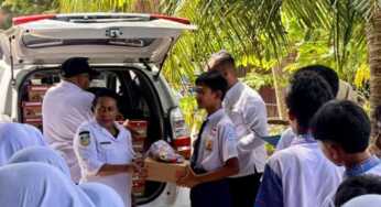 Siswa Korban Kebakaran Dibantu Perlengkapan Sekolah